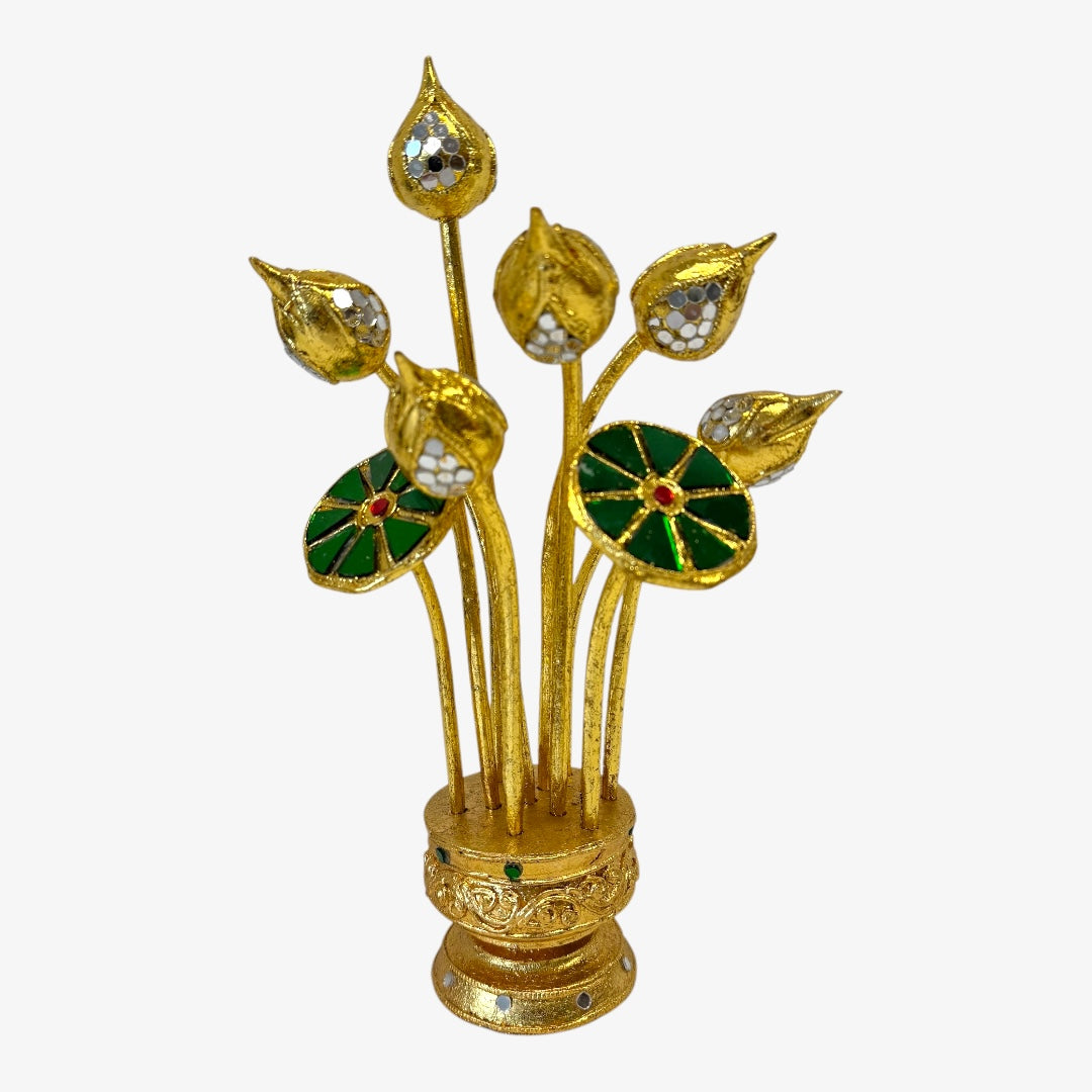 Lotusblüten eingebetet in goldverzierter Vase inkl. 3 güner Blätter